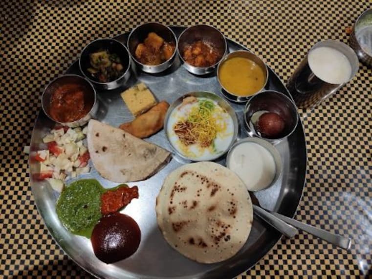 Sasumaa Gujarati Thali-3